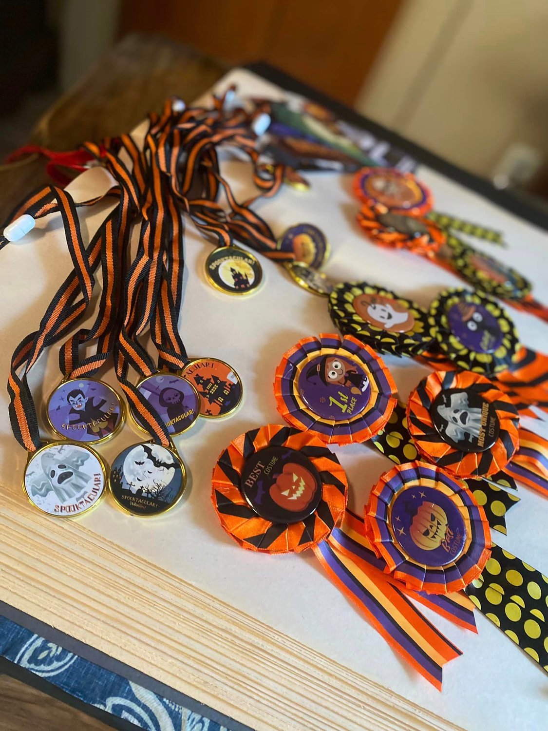 All along the walk, the Magic Council will be giving out ribbons and medals to young witchlings and wizards.